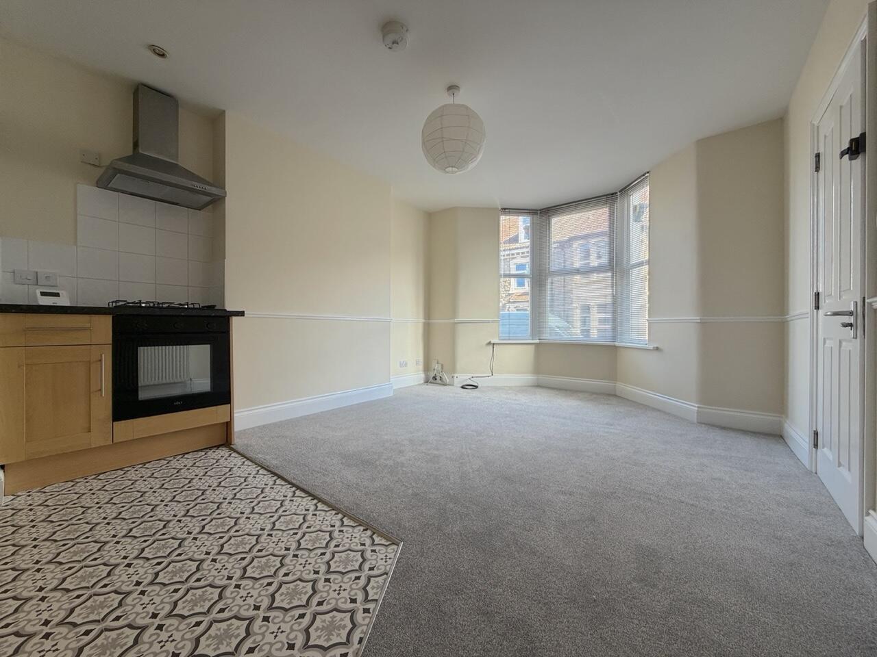 2 bed property in Gilbert Road, Bristol